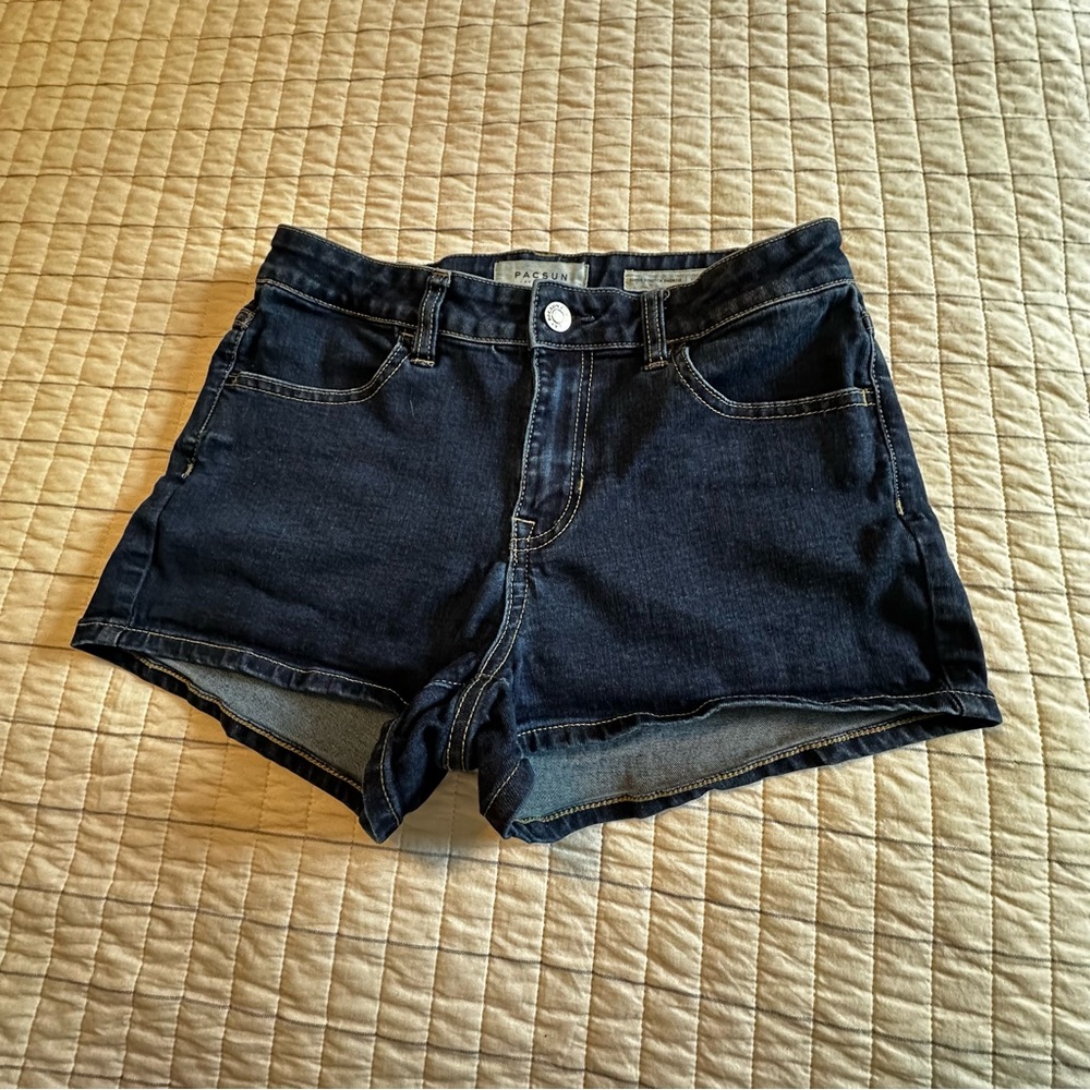 PacSun Women's Size 27 Super Strertch Shortie Dark Wash Denim‎ Jean Shorts